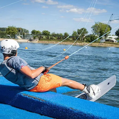 Glamping Betuwestrand * Beesd