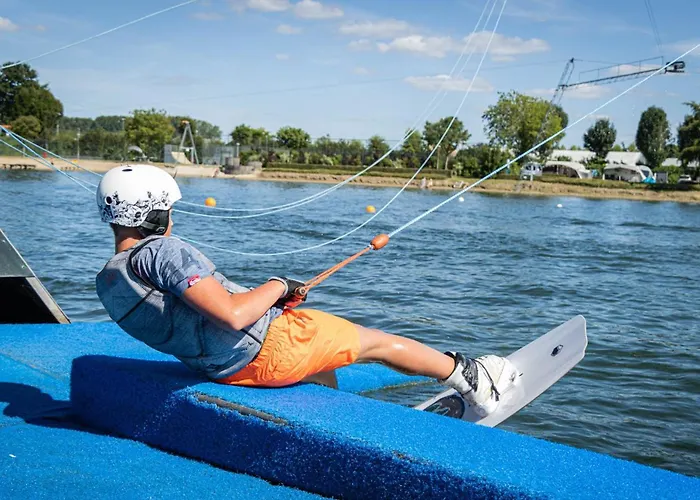 Glamping Betuwestrand * Beesd